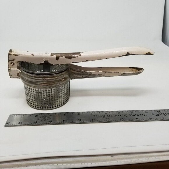 Vintage Metal Potato Ricer Rice Masher Press Strainer White Silver - Picture 9 of 10
